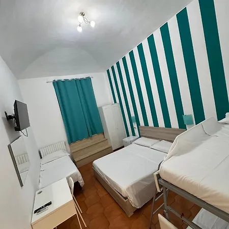 招待所 Termini Star